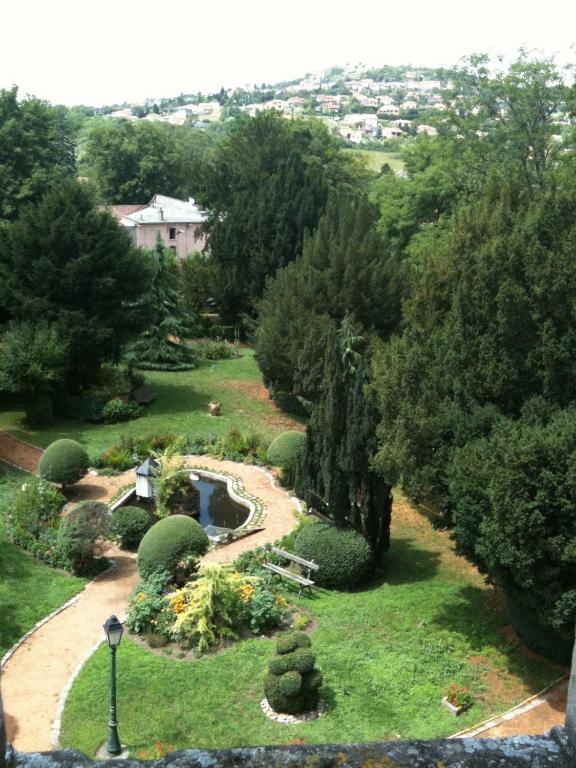 לינה וארוחת בוקר Veyre-Monton Au Fond De La Cour מראה חיצוני תמונה